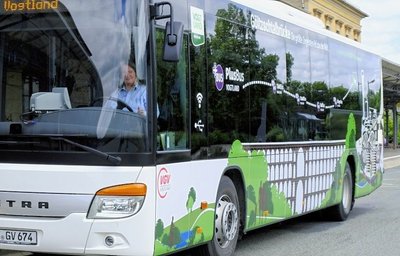 Mobile Werbung für die weltgrößte Ziegelbrücke. Bei einer Fahrt in diesem Bus machte es bei Hannes Reinhold klick. 