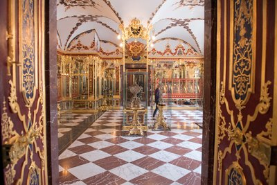 Das Juwelenzimmer im Historischen Grünen Gewölbe im Dresdner Schloss der Staatlichen Kunstsammlungen Dresden.