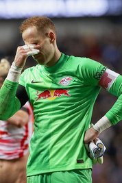 RB-Keeper Peter Gulacsi war nach der Niederlage untröstlich. 