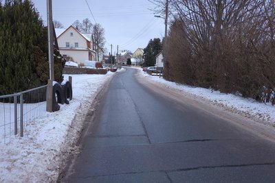 Im Winter wird es für Fußgänger besonders schwierig, und hier sind regelmäßig viele unterwegs, etwa in Richtung Bahnhof.