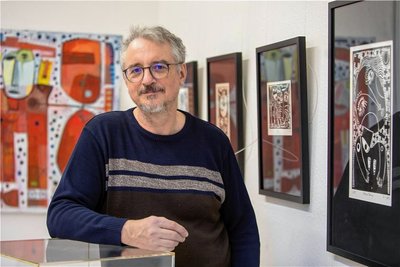 Die Linolschnitte, Holzschnitte und Radierungen von Ralph Kunzmann zeigen ein Universum von eigenartigen Wesen. Zu sehen sind sie bis zum 1. April in der Galerie an der Bärenstraße 4 in Plauen.