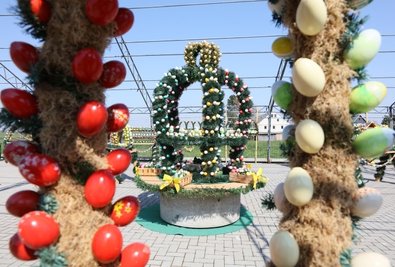 Langenbernsdorf mit dem Osterbrunnen in Niederalbertsdorf steht im Fokus der MDR-Sendereihe "Unser Dorf hat Wochenende". 