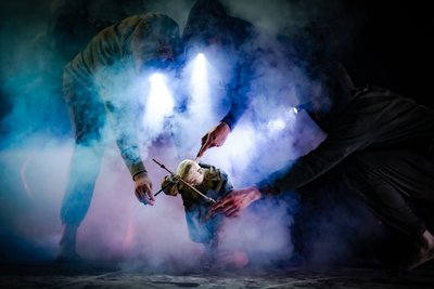 Eine Militärkatastrophe inspiriert zu einfühlsamem Figurentheater: "Antuco" von Silencio Blanco