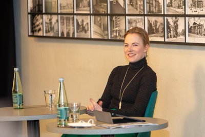 Theaterfan Marlene Enders ist auch Mitglied des Vorstandes im Plauener Theaterförderverein. Sie spricht von „unfassbarer Qualität“ der Bühnen.