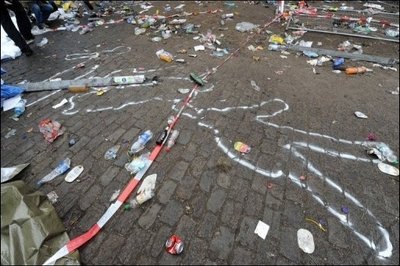 Trotz unzähliger Zeugenaussagen ist immer noch unklar, was genau die Katastrophe auf der Love-Parade in Duisburg mit 19 Toten und hunderten Verletzten auslöste.