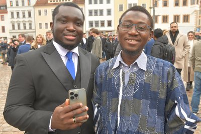 Christopher Owusu Atiemo (32) und Iddrisu Awal (33) aus Ghana haben Werkstoffwissenschaften und Bergbausanierung studiert.
