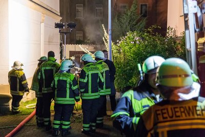 Erneut musste die Feuerwehr in der Nacht zum Donnerstag zu einer Brandserie in Oelsnitz ausrücken.