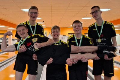 Die U-19-Spieler verabschiedeten sich mit dem Gewinn des Bezirksmeistertitels aus dem Jugendbereich.