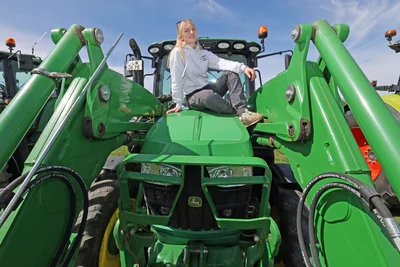 Lorraine Klüger-Voß strebt eine Meisterausbildung an. Später will sie selbst junge Landwirte ausbilden.