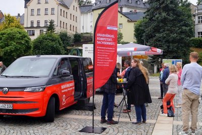 Am Freitag in Marienberg: der rote Beratungsbus.