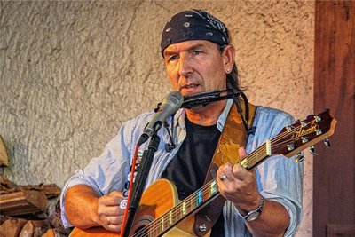 Andreas Schirneck spielt in Dorfchemnitz.