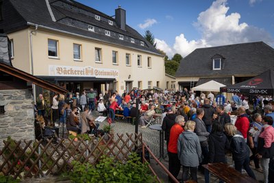 Viele Besucher folgten der Einladung zum Hoffest der Bäckerei Steinmühle.