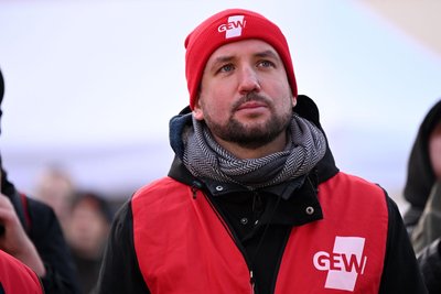 Wirft dem Kultusminister Inszenierung vor: Sachsens GEW-Chef Burkhard Naumann.