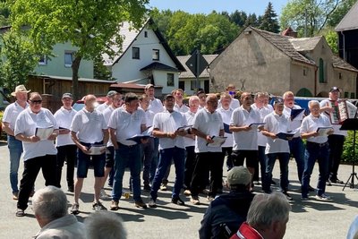 Der Männerchor Bobenneukirchen gibt am Sonntag, 16 Uhr in der Turnhalle des Ortes ein Benefizkonzert zugunsten des Kleintierzüchterheims Bobenneukirchen.