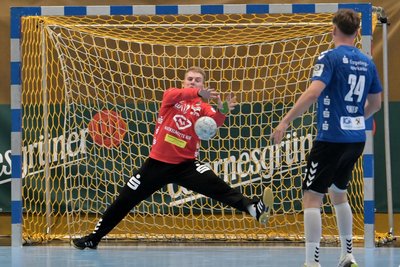 Aues Torhüter Armis Priskus ist derzeit gewissermaßen auf sich allein gestellt. Sein etatmäßiger Kompagnon Arjan Versteijnen hat sich verletzt. Verstärkung kam zuletzt aus dem Juniorteam des EHV.