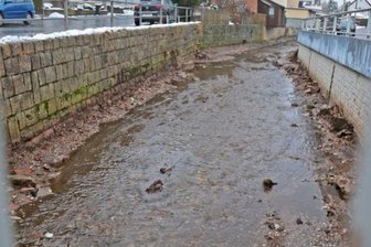 63 Gewässerkilometer - Für Mülsen eine Mammutaufgabe - Schlamm und Geröll sammeln sich regelmäßig im Bachbett des Mülsen-baches an. Den zu beräumen, kostet die Gemeinde Geld.