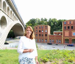 Annett Schmidt ist seit mehr als 20 Jahren Geschäftsführerin der Fördergesellschaft für berufliche Bildung Plauen-Vogtland. Bereits die Vereinsgründung im Januar 1991 hat die Plauenerin miterlebt. 