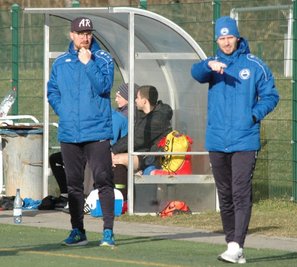 Das Trainerteam von Barkas Frankenberg mit André Rother und David Tuschy (r.) klagt vor dem Spitzenspiel gegen Geringswalde noch über Personalsorgen. Dennoch soll sich das Team für die 1:2-Niederlage beim Hainichener FV vor zwei Wochen rehabilitieren. 