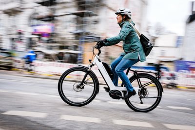 Viele Betriebe leasen E-Bikes für ihre Mitarbeiter. Aber was ist, wenn das Unternehmen finanziell in Schieflage gerät?