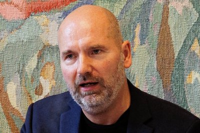 Er ist der neue Musiktheaterdramaturg im Haus: Lür Jaenicke.