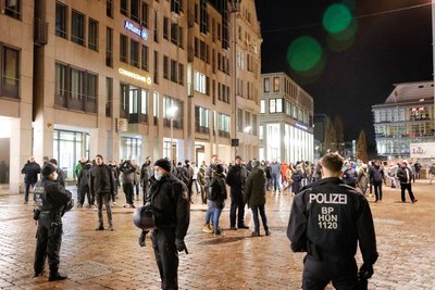 Anti-Corona-Demonstranten auf dem Markt 
