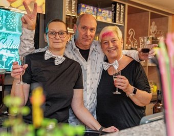 Haben am Samstagabend gemeinsam mit vielen Helferinnen und Helfern ihre letzte große Party in der Festhalle gestemmt: Till Schwabe mit seiner Frau Sigrid Pisarski und Tochter Katrin. 