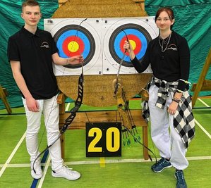 Die glücklichen Medaillengewinner bei den Deutschen Meisterschaften in Buchholz: Lucas Weigelt und Miriam Teßmer.