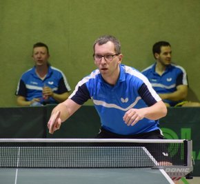 Normalerweise ist Martin Sulc in der dritten Mannschaft des TTC in der Bezirksklasse aktiv. Gegen Aufbau Chemnitz löste er seine Aufgabe als Vertretung aber gut und gewann seine beiden Einzel. 