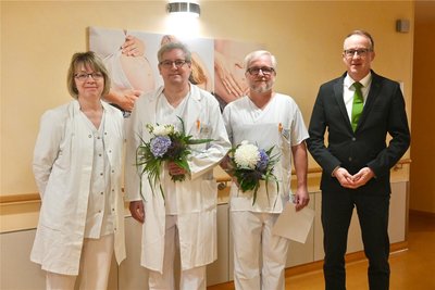 Jozef Walla und Ludovit Sevcik wurden von Klinikchef Christian Wagner (r.) und der Ärztin Claudia Seifert begrüßt.