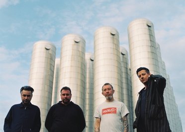 Toni Fliegert (Gitarre), Steven Lößner (Drums), Matthias Vogel (Bass) und Alexander Warnke (Gesang und Gitarre, v. l.) sind Suralin.