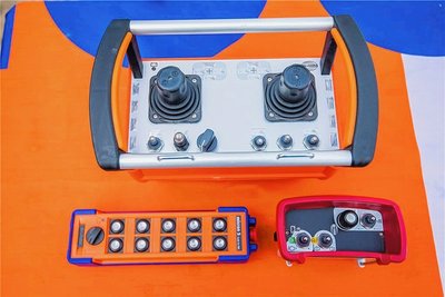 Das sind die Funkfernbedienungen, die HBC-radiomatic herstellt.