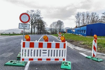Zuletzt wurde die Fahrbahn von der Zufahrt zum oberen Gewerbegebiet bis zum Ortseingang von Schlettau saniert. 