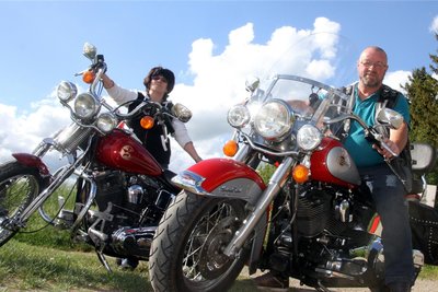 Harleys sind am Wochenende in größerer Konzentration in Elsterberg unterwegs.