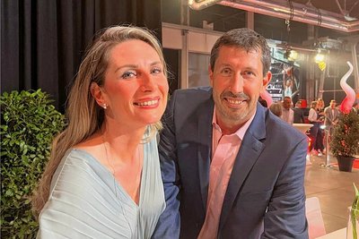 Stev Theloke hatte am Tag der Gala einen Rekord im Rückenschwimmen erreicht und feierte abends mit seiner Partnerin Anja Morawietz. 