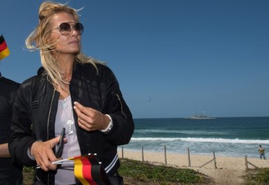 Franziska van Almsick als Zuschauerin bei den Olympischen Spielen in diesem Sommer am Ufer des Atlantiks in Rio de Janeiro.