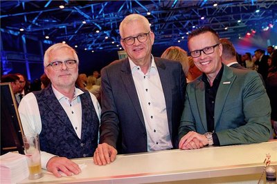 Foto der Laudatoren: Marketingstratege Ralf Sippel, Unternehmer Jens Trepte und Sparkassen-Vorstandschef Michael Kreuzkamp (von links) hielten jeweils eine Laudatio. 