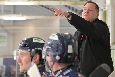 Macht offenbar sehr viel richtig diese Saison: Wölfe-Coach Sven Schröder.