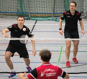 Michael Prinz (r.) und Felix Liebscher überzeugten am letzten Spieltag in der Sachsenklasse noch einmal am Netz.