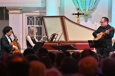 Gehört beim spanischen Barock durchaus zusammen: Violoncello, Cembalo und Gitarre.