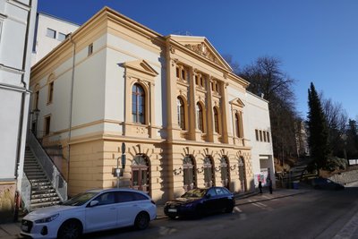 Das Eduard-von-Winterstein-Theater lud am Sonntag zu einer besonderen Führung ein.