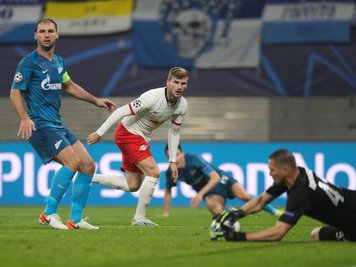             Zenit-Keeper Michail Kerschakowaus hatte mit Timo Werners Schuss keine Probleme.
