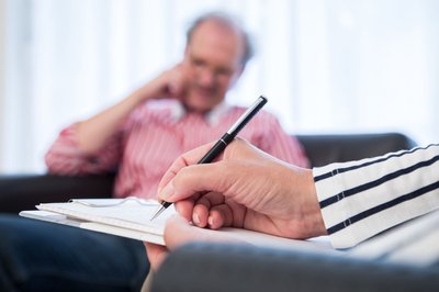 Eins-zu-eins-Betreuung wird bevorzugt: Viele Menschen haben Vorbehalte gegenüber einer Psychotherapie in der Gruppe. 