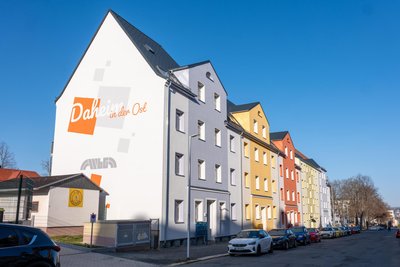 Frisch saniert sind auch diese WBG-Häuser: die Stöckigter Straße 42-50. Die Sanierung war im vergangenen Jahr abgeschlossen worden.