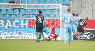 Die Gäste gingen bereits in der 8. Minute durch ein Tor des Preußen Münster Spieler Martin Kobylanski in Führung.