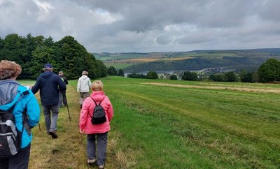 Die Region rund um den Schwartenberg können Wanderer in der ersten Mai-Woche erkunden.