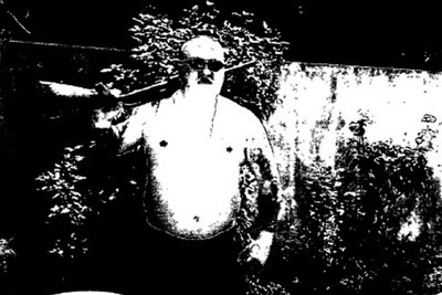 Posing mit Gewehr: Ralf Marschner in seiner Zeit in Zwickau. Ein Schweizer Zeuge will ihn mit Mundlos und Böhnhardt 1998, kurz nach deren Abtauchen, gesehen haben. Er habe Waffen vom Zeugen kaufen wollen.