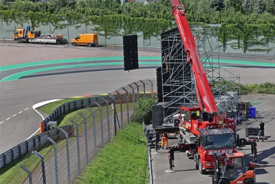 Bereits am Sonntag nach dem letzten Rennen hat der Abbau auf dem Sachsenring begonnen. Am Montag wurden unter anderem die Videoleinwände demontiert.