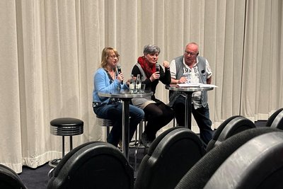 Katrin Pilz, Gleichstellungsbeauftragte der Stadt Freiberg, Annett Schrenk, Gleichstellungsbeauftragte des Landkreises Mittelsachsen und Thomas Erler vom Kinopolis Freiberg im Gespräch zum Thema Frauen und Gleichberechtigung.