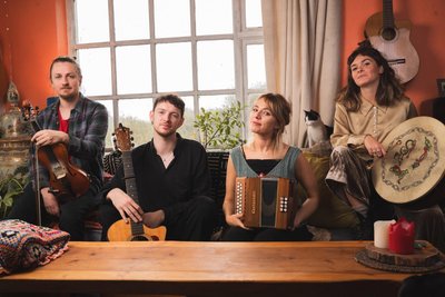 Die Eva Coyle Band tritt am Sonntag, 19 Uhr zu „Irish Heartbeat“ im König-Albert-Theater Bad Elster auf.