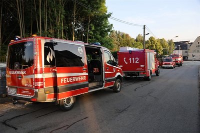 Mit 25 Einsatzkräften waren die Feuerwehren Lößnitz und Affalter vor Ort.